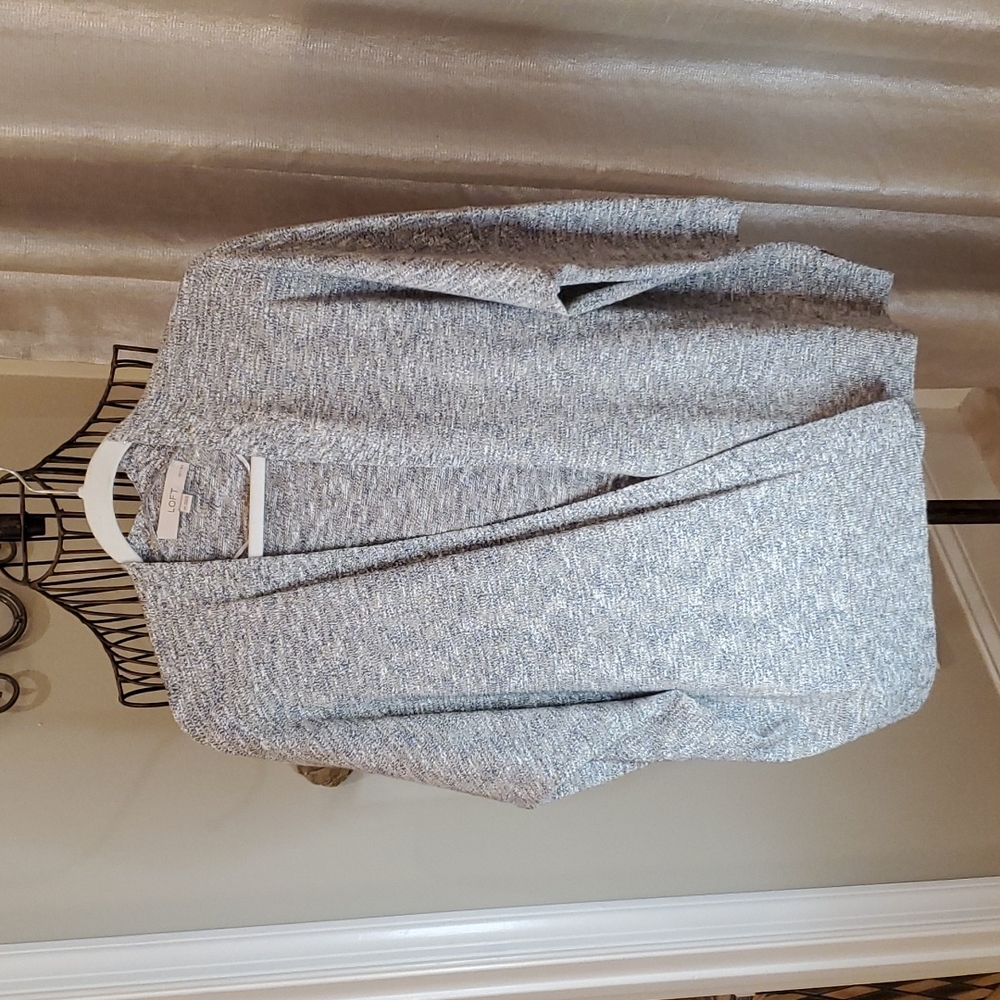 πHPπLOFT Medium Petite Sweater w/ Sparkly Metallic Silver Threading!πππ - Picture 12 of 16